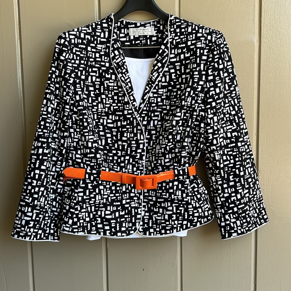 Tahari Black and White Blazer and White Skirt Suit Set_Size 16P